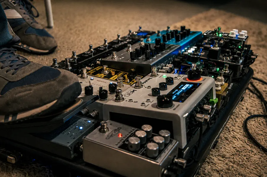 Detalle de pedalboard, rigor técnico